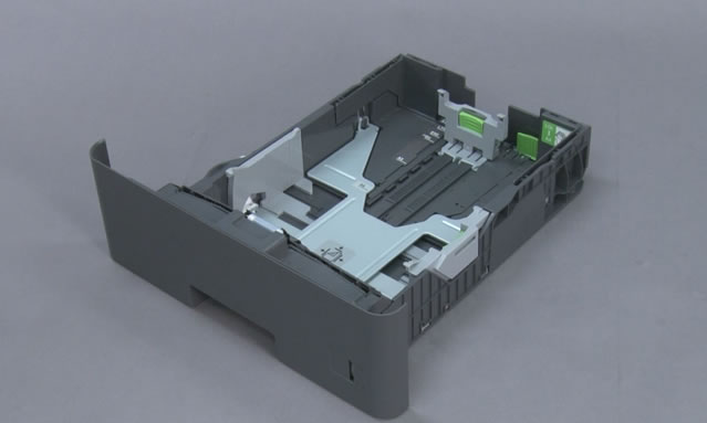 Take out the packing foam from the paper tray.